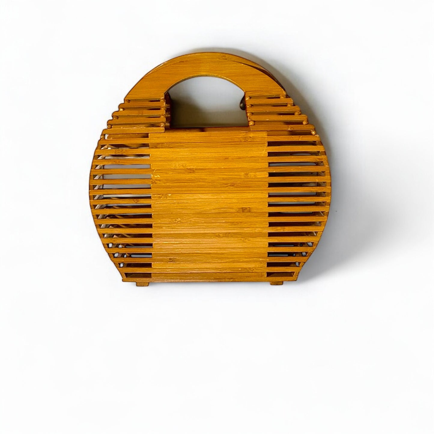 Chic Wooden Clutch: Your Perfect Beachside Accessory